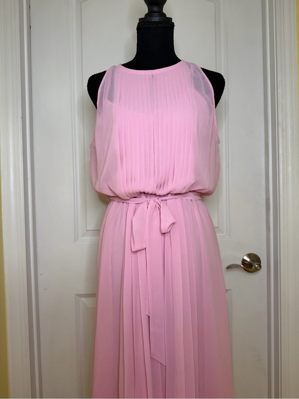 Diane Von Furstenberg Pleated Blouson Midi Dress in Light Pink, size M, NWT